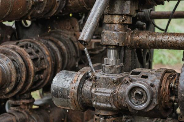 Farm equipment hydraulics